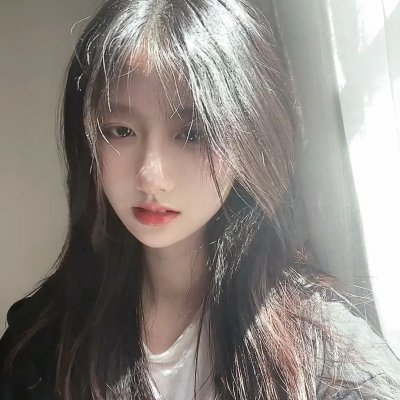 村里来了个直播女神 封面