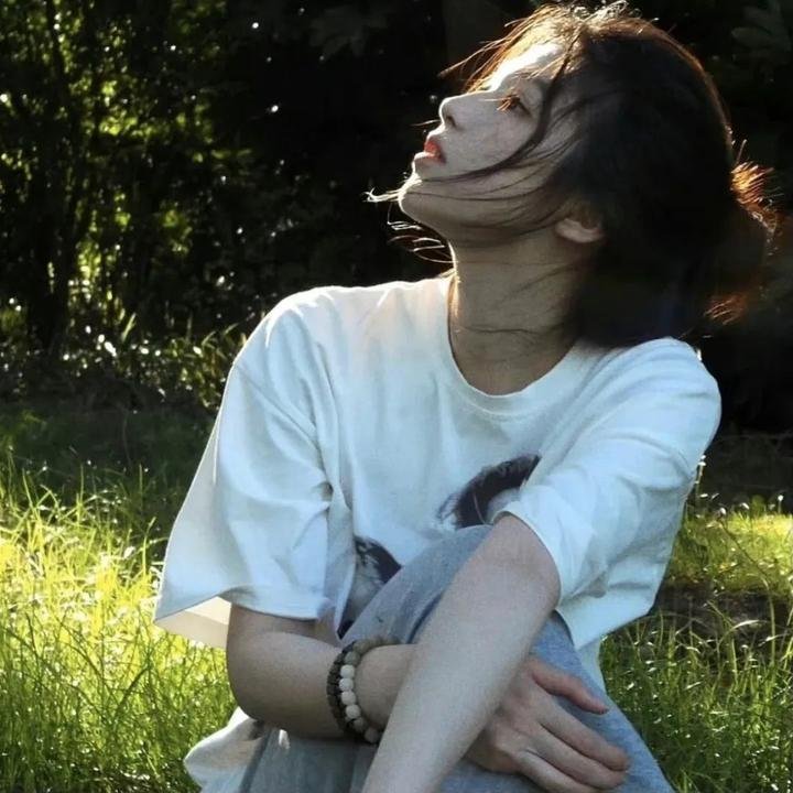 海边的露易丝 封面
